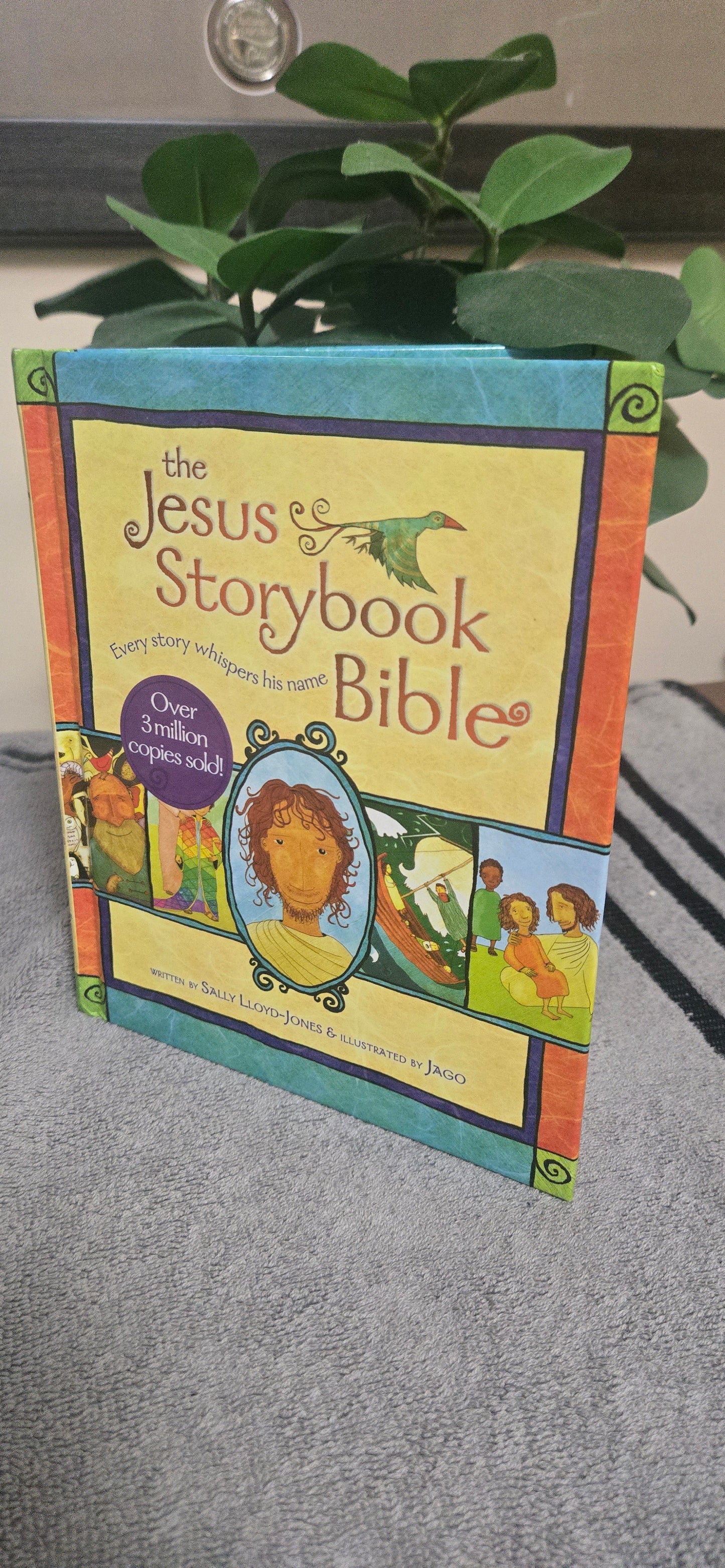 The Jesus Storybook Bible: Every Story Whispers His Name