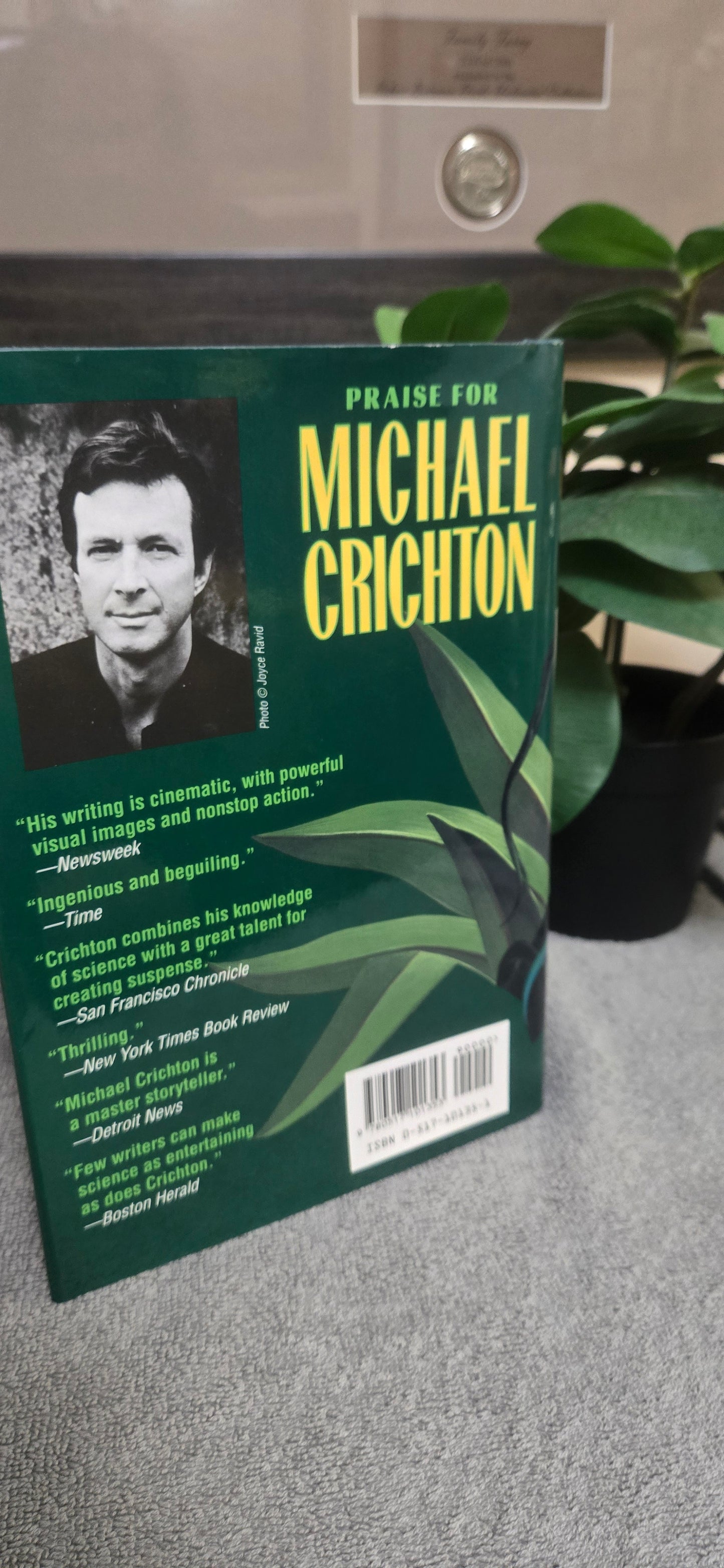 Michael Chrichton: Three Complete Novels: Congo, Sphere, Eaters of the Dead