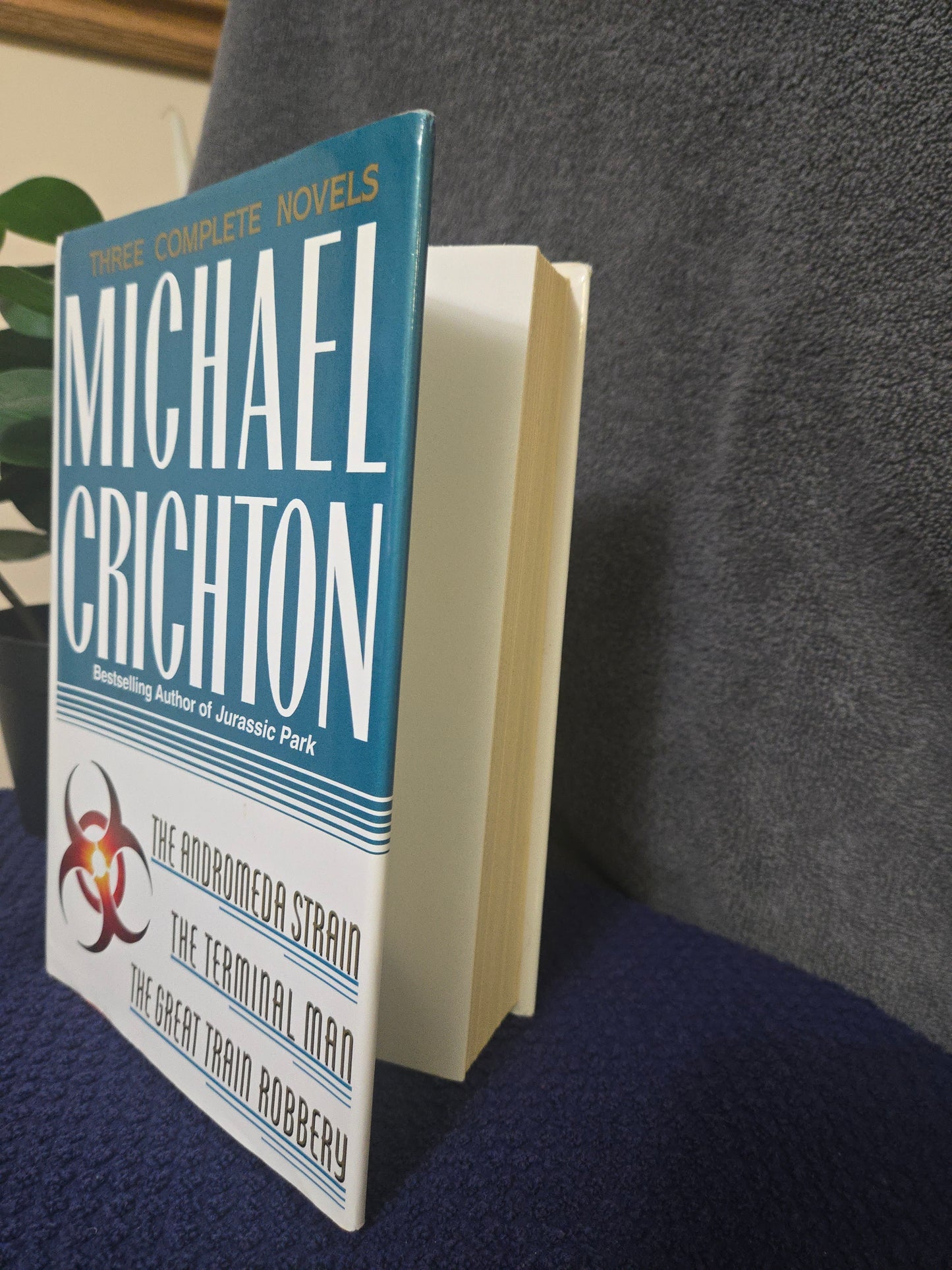Three Complete Novels: The Andromeda Strain, The Terminal Man, and The Great Train Robbery