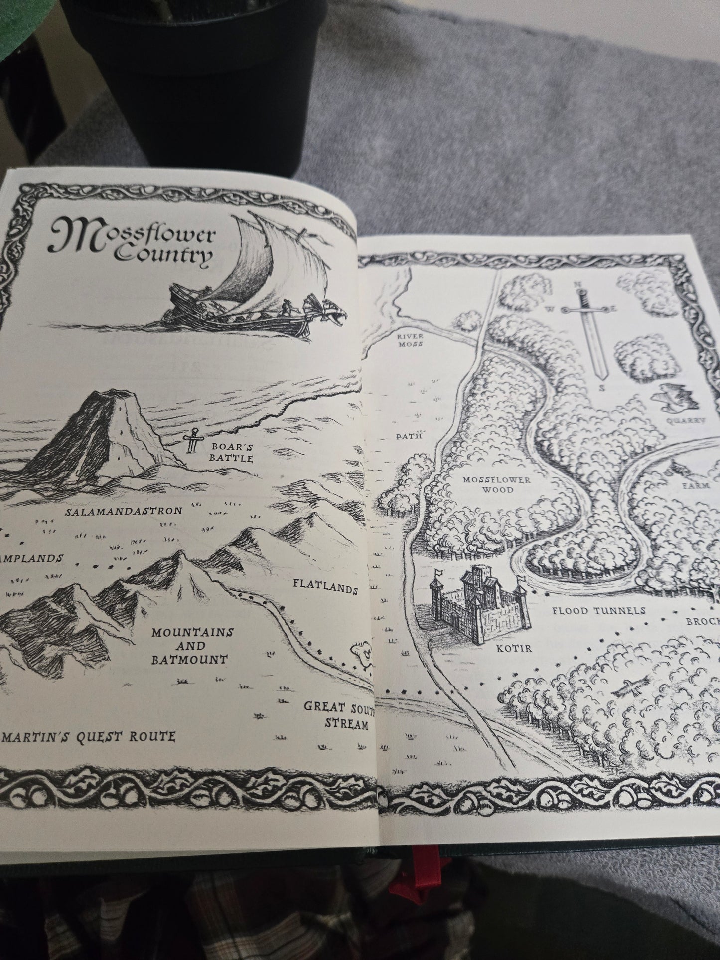 Mossflower (Redwall)-collectors edition- signed copy