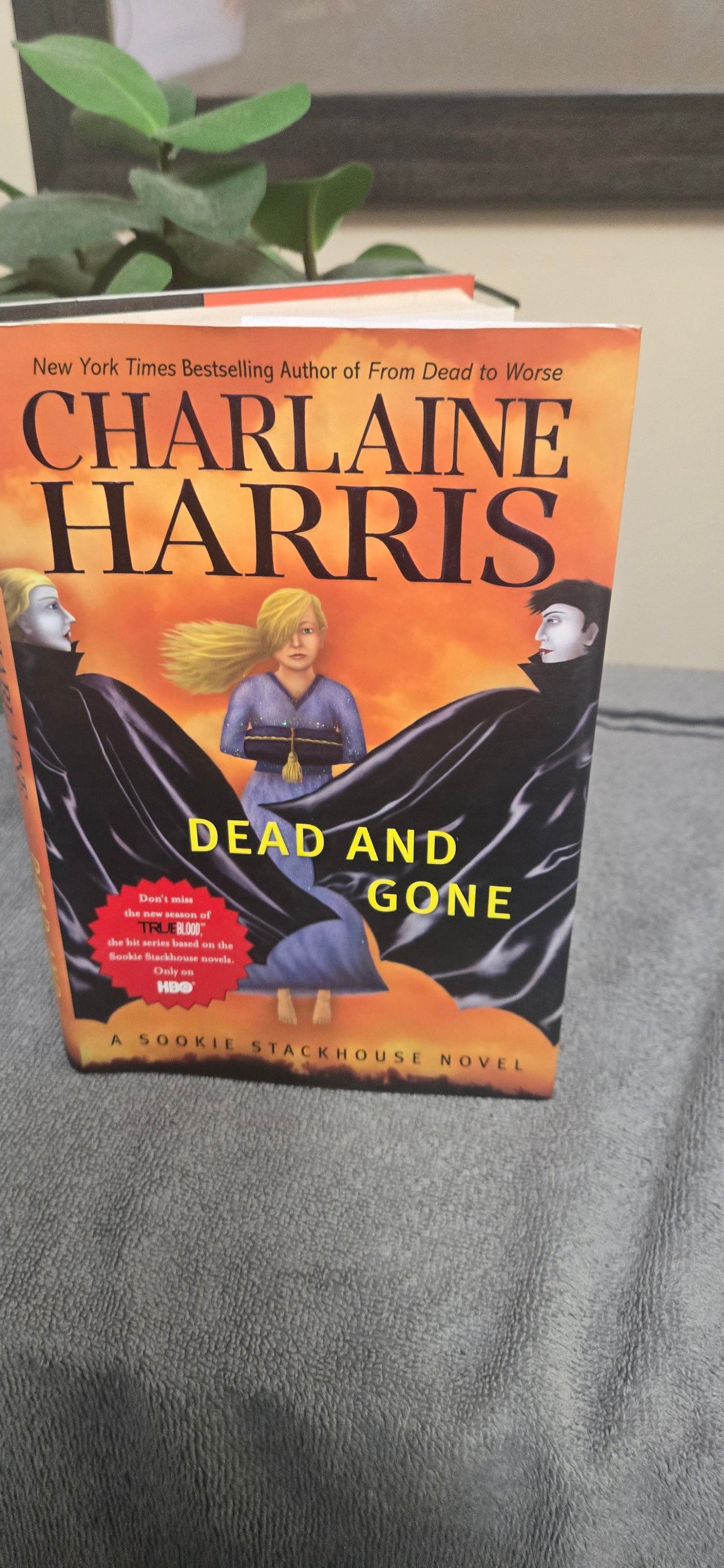 Dead And Gone: A Sookie Stackhouse Novel (Sookie Stackhouse/True Blood)