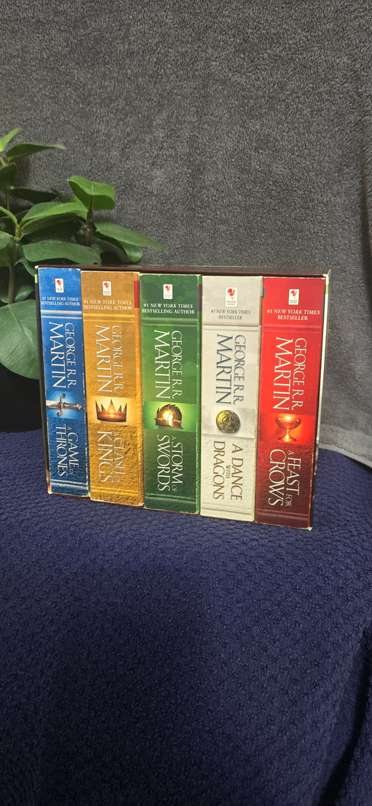 Game of Thrones 5-copy boxed set (George R. R. Martin Song of Ice and Fire Series)