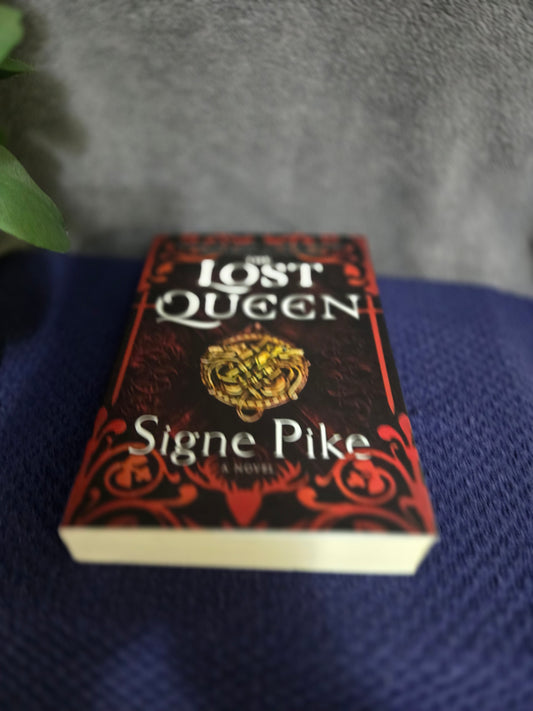 The Lost Queen: A Novel (Volume 1)
