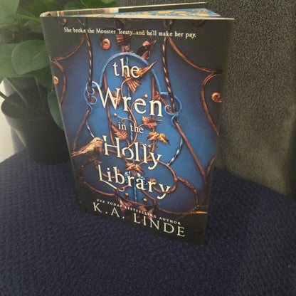 The Wren in the Holly Library (Deluxe Limited Edition)