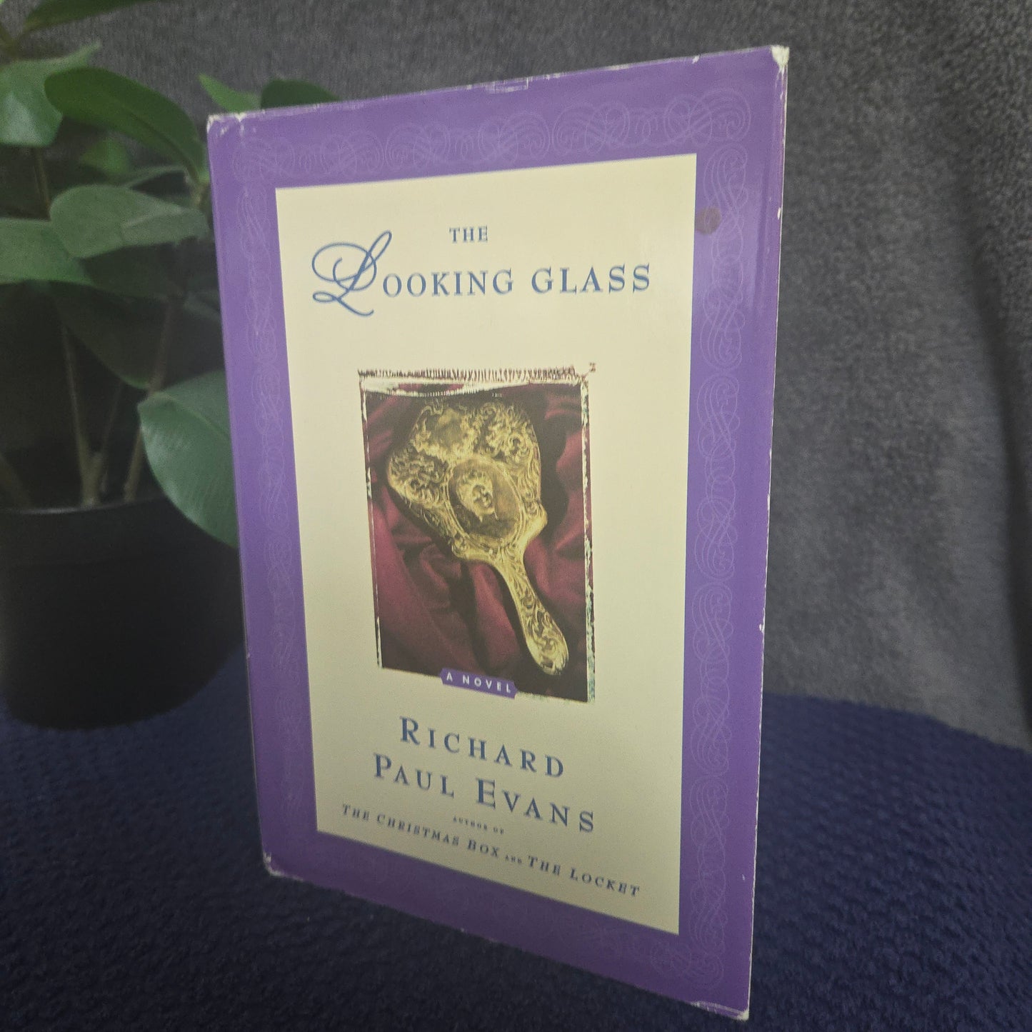 The Looking Glass: A Novel (The Locket Series)