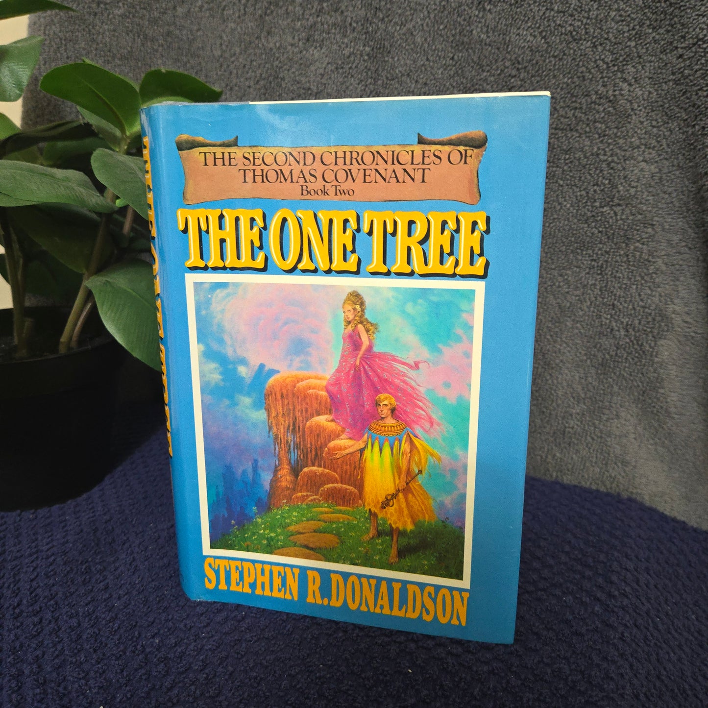 The One Tree (The Second Chronicles of Thomas Covenant, Book 2)