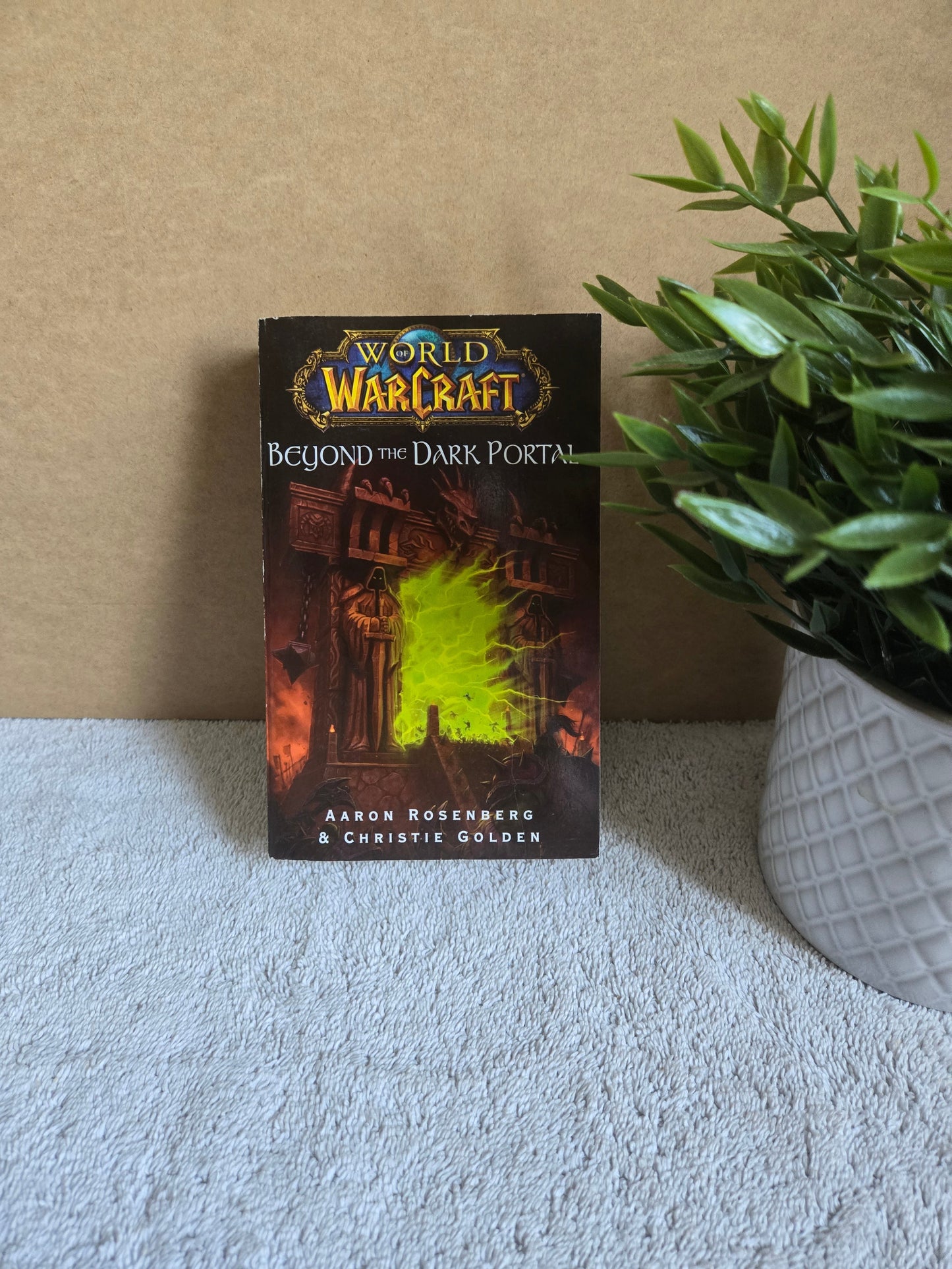 Beyond the Dark Portal (World of Warcraft) - Jennifer & Ryan Books