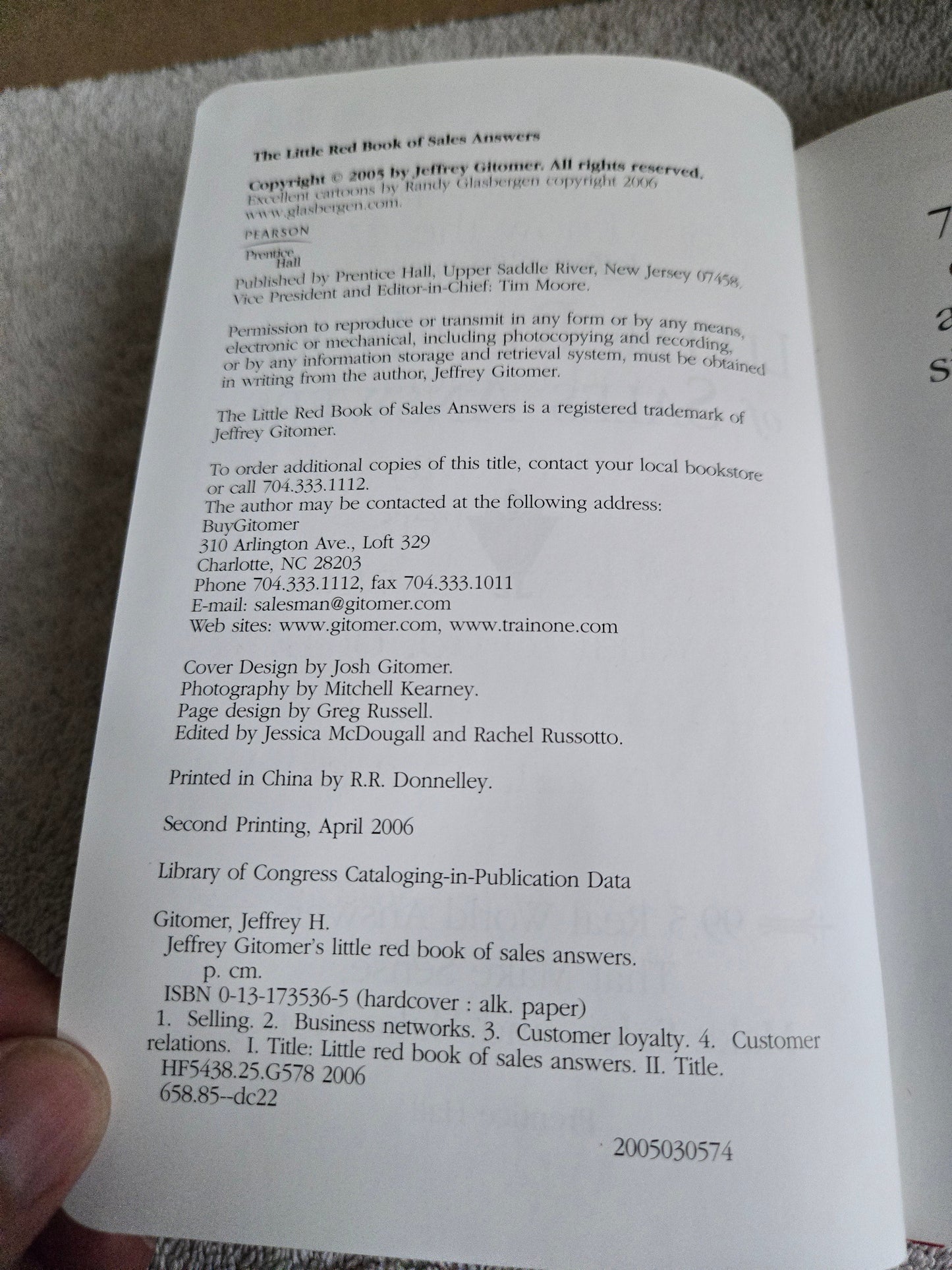 Little Red Book of Sales Answers: 99.5 Real World Answers That Make Sense, Make Sales, and Make Money - Jennifer & Ryan Books