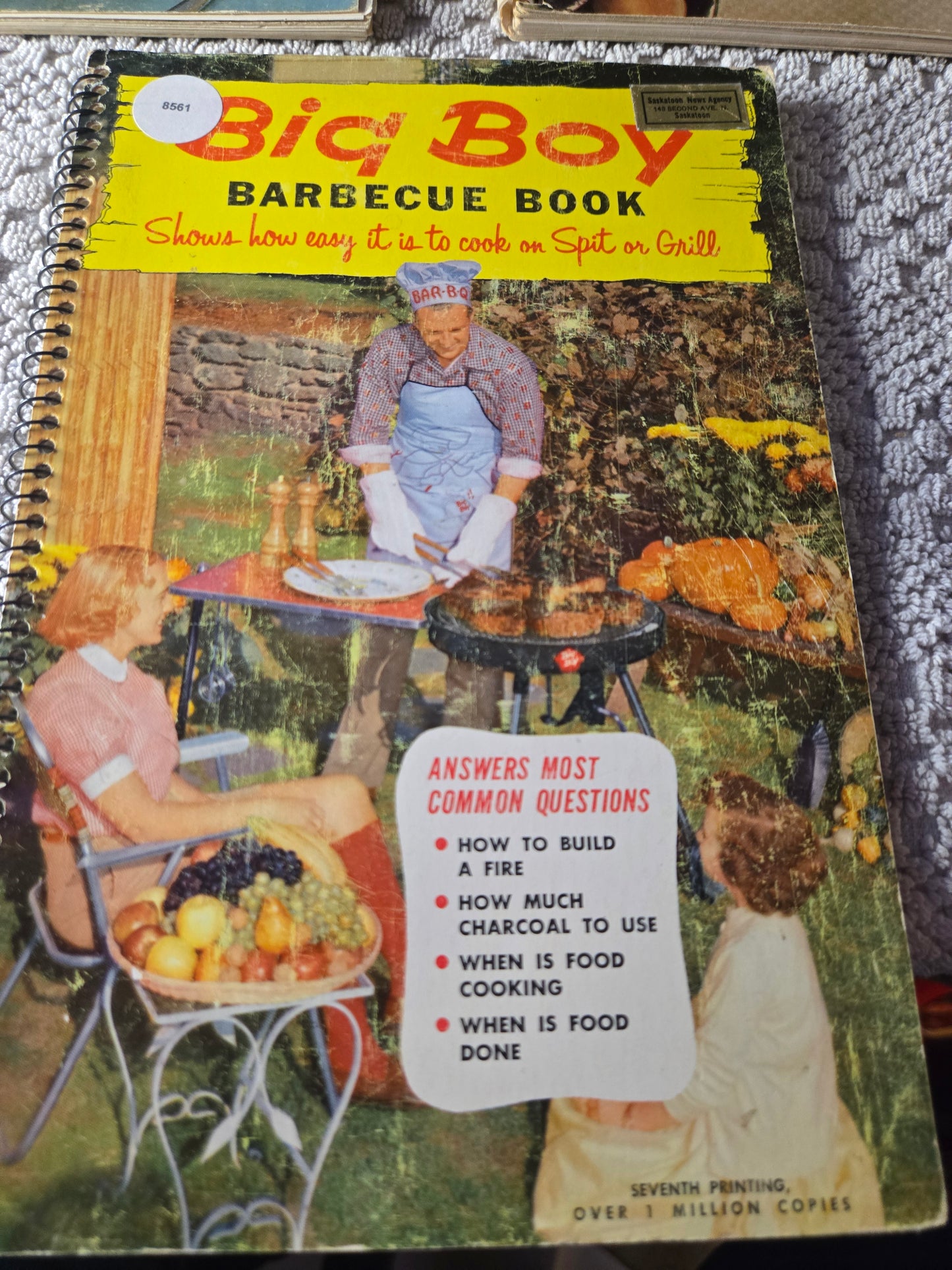 Vintage Cookbook booklets, Robertshawm and Big Boy Barbecu Book