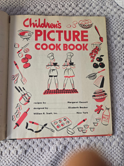 Children's Picture Cookbook vintage 1944