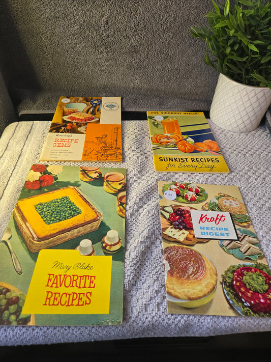 Assorted vintage booklets