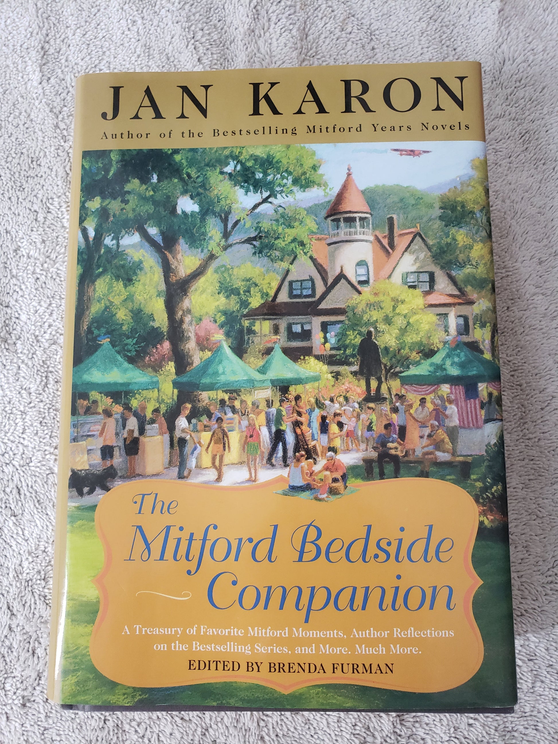 The Mitford Bedside Companion: A Treasury of Favorite Mitford Moments - Jennifer & Ryan Books